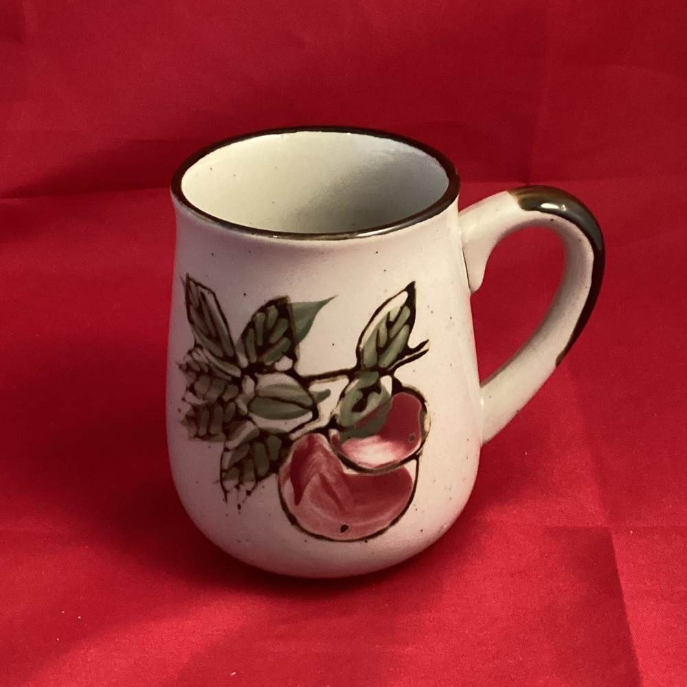 Vintage gres mug with leaves and fruits